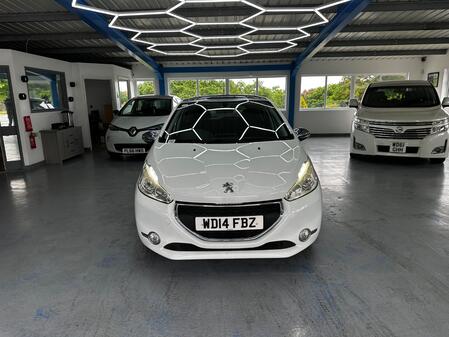 PEUGEOT 208 1.6 e-HDi Style