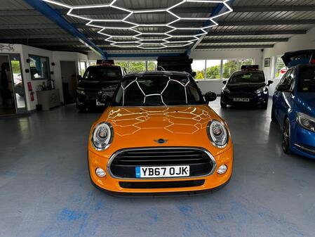 MINI HATCH 1.5 5-Door Hatch Cooper D