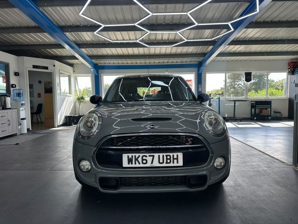 2017 MINI Hatch